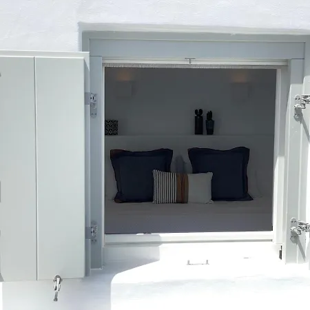Mykonos 22 *